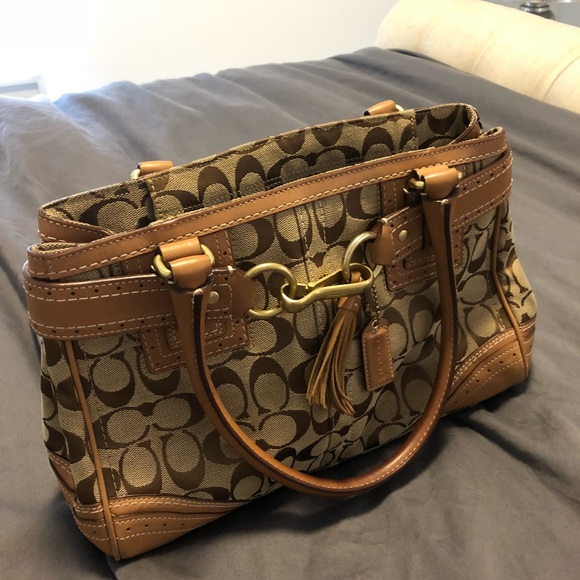 Coach Handbags - Authentic coach hand bag